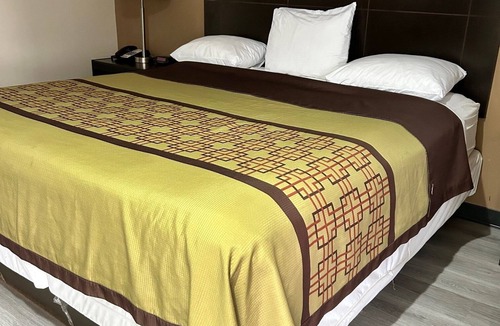 Caldwell Hotel | The Surrey Inn