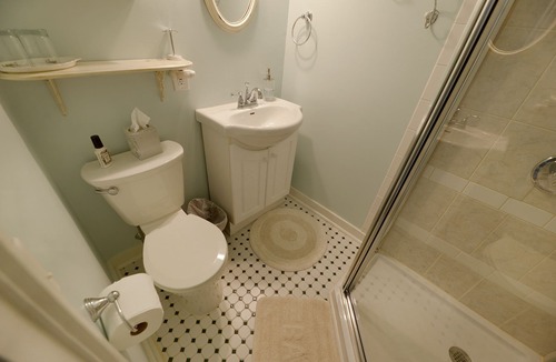 Canandaigua Bed & Breakfast | The Susan B. - King room with shower