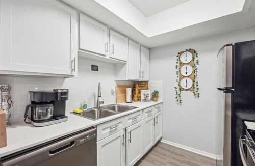 Vickery Meadow Apartment | The Sutton 196 I Spacious 1 Bed 1 Bath