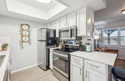 Vickery Meadow Apartment | The Sutton 196 I Spacious 1 Bed 1 Bath