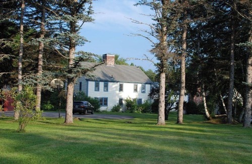 Franklin House | The Swallow Hill Manor