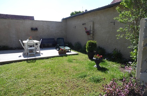 Nauroy House | The swallow house