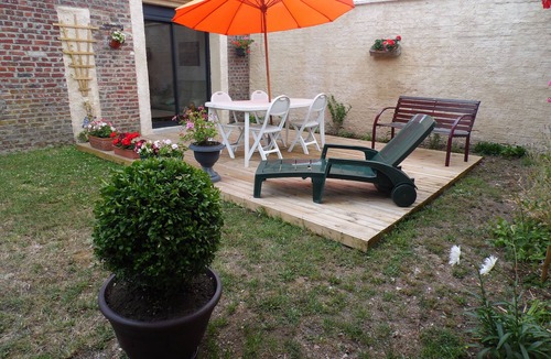 Nauroy House | The swallow house