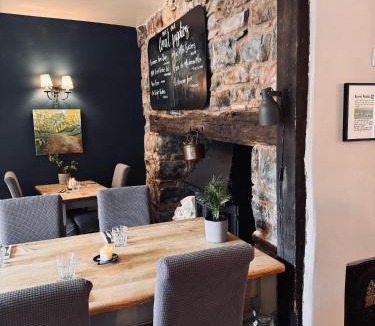 Bampton Hotel | The Swan