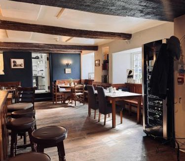 Bampton Hotel | The Swan