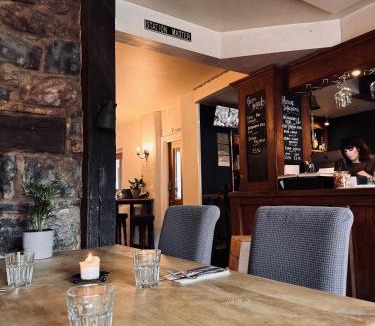 Bampton Hotel | The Swan