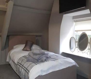 Topcliffe Hotel | The Swan