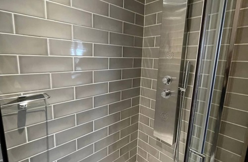 Ozleworth Hotel | The Swan Hotel