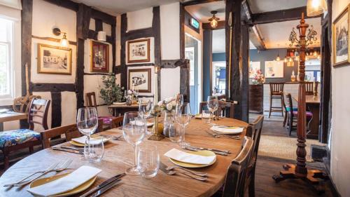 Midhurst Hotel | The Swan Inn