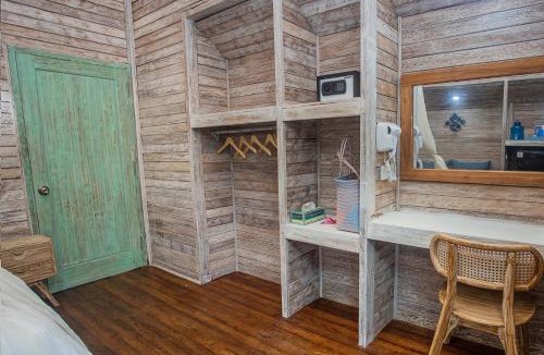 Mushroom Bay Hotel | The Sweat Villa Warung and Spa