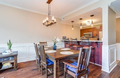 The Blue Mountains Condo | The Sweet Spot: Hot Tub, Walk + Shuttle to Village