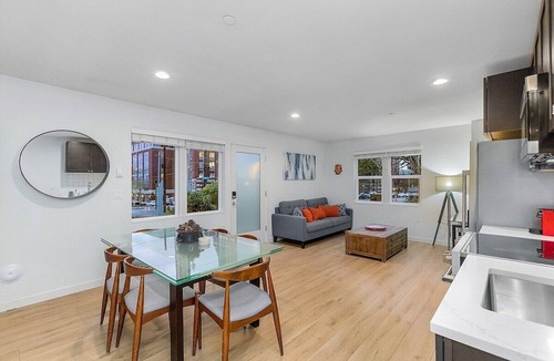 Minor Apartment | The Sweetest Hideaway - 81 Walkscore!