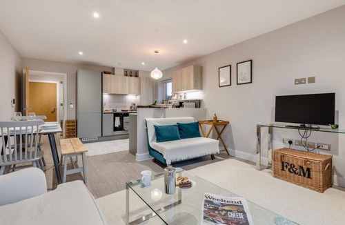 Highcliffe-on-Sea House | The Swift House - Highcliffe