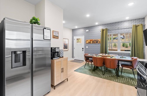 Lookout Valley Neighborhood Association House | The Switchback: Luxe Home w/Hot Tub & Fire Pit