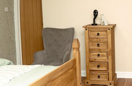 Little Hayfield Bed & Breakfast | The Sycamore Inn