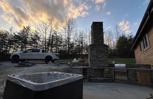 Keslers Cross Lanes Cabin | The Sycamore