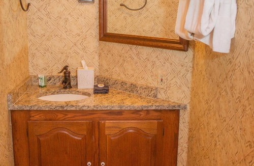 Glen Arbor Bed & Breakfast | The Sylvan Inn
