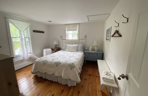 Glen Arbor Bed & Breakfast | The Sylvan Inn