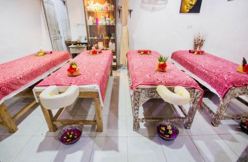 Mushroom Bay Resort | The Syron Huts Lembongan