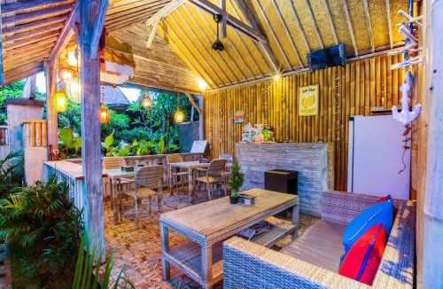 Mushroom Bay Resort | The Syron Huts Lembongan