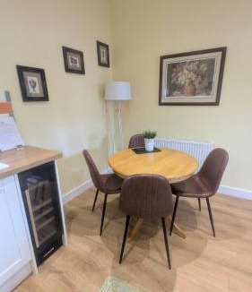 Kirk Sandall Resort | The Tack Room with Hot Tub