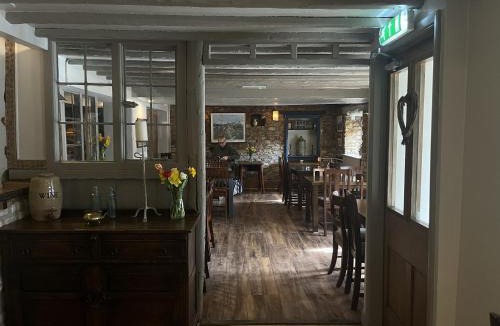 Eynsham Bed & Breakfast | The Talbot Inn