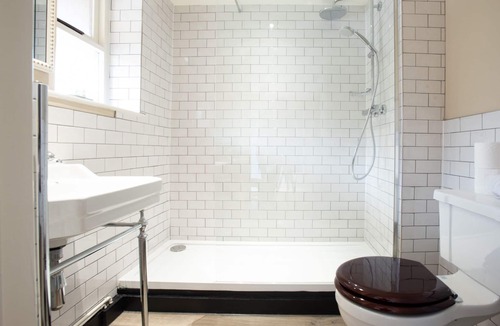 Stanton Saint John Bed & Breakfast | The Talkhouse