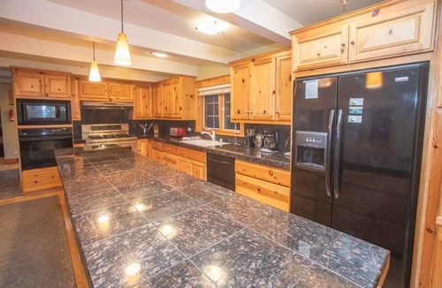 Carnelian Bay Cabin | The Tallac Lodge - Hot Tub/Walk 2 Beach!
