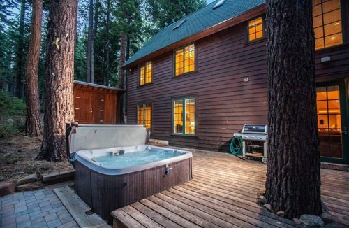 Carnelian Bay Cabin | The Tallac Lodge - Hot Tub/Walk 2 Beach!