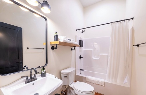 Versailles Hotel | The Tanglewood