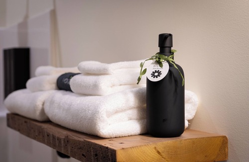 Versailles Hotel | The Tanglewood