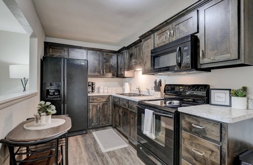 Lamar Apartment | The Tanner Place- Renovated and Cozy 1 Bed Apt