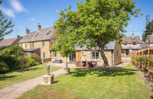 Kingham House | The Tap Room