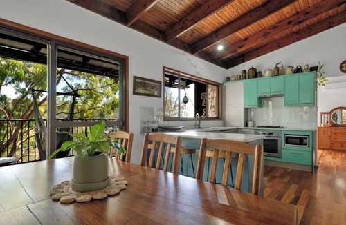 Tascott House | The Tascott Treehouse