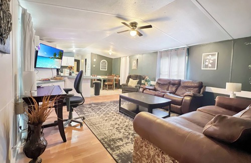 Tatum House | The Tatum Turnkey- 4 bed, 2 Bath, 4 tvs
