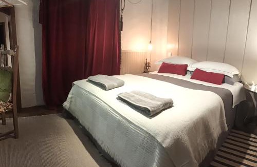 Castelnau-Pegayrols Bed & Breakfast | The Tavern