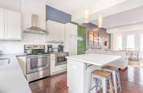 Chestnut Hill Condo | The Taylor