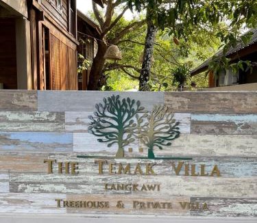 Pantai Tengah House | The Temak Villa