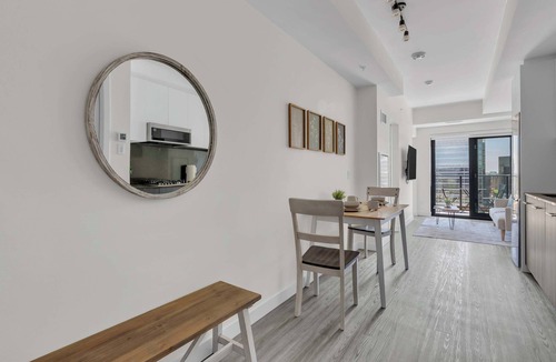 Eau Claire Apartment | The Terra Flat DT Skyline Views