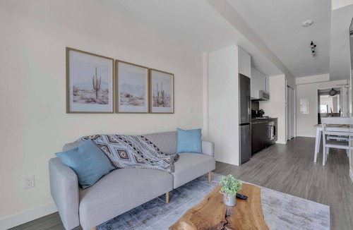 Eau Claire Apartment | The Terra Flat DT Skyline Views