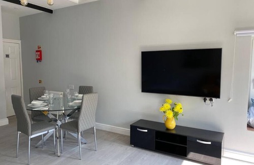 Bathford Apartment | The Terrace - Annexe with views