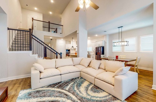 Argyle House | The Texas Chateau w/ Pool and Basketball Access
