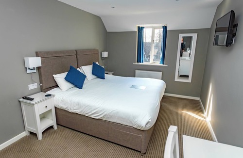 Quedgeley Hotel | The Thatch Inn