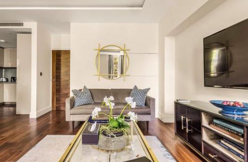 Queen's Gate Apartment | The Theodore A Stylish Stay