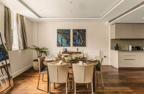 Queen's Gate Apartment | The Theodore A Stylish Stay