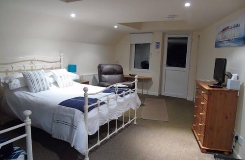 Crossmichael Hotel | The Thistle Inn