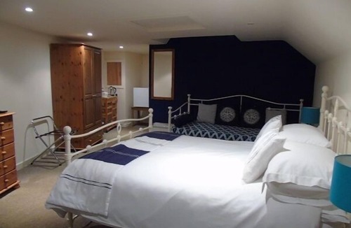 Crossmichael Hotel | The Thistle Inn