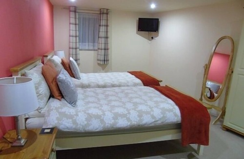 Crossmichael Hotel | The Thistle Inn