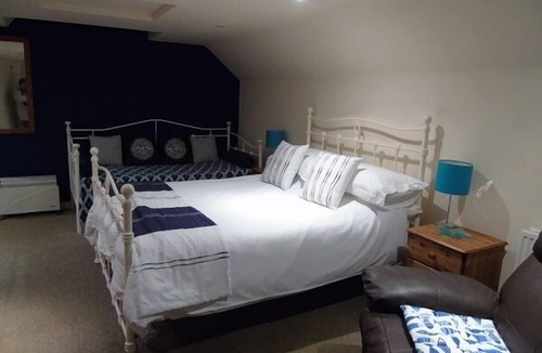 Crossmichael Hotel | The Thistle Inn