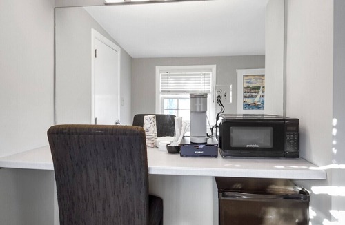 Boothbay Harbor Hotel | The Thistle Inn